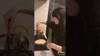 【大失敗！？】お父さんのためにお好み焼き作る19歳😂😂/【TikTok Japan🇯🇵】【ゆーり】#shorts