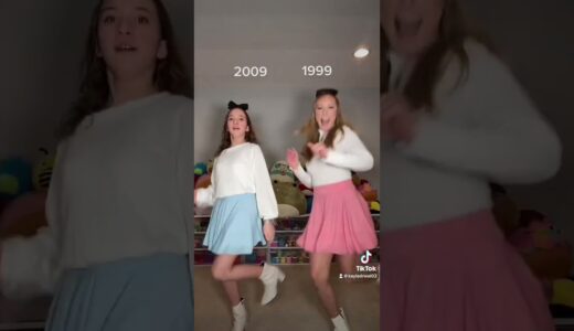 KALLI & KAYLA TIKTOK DANCE TREND 💗💙 #shorts