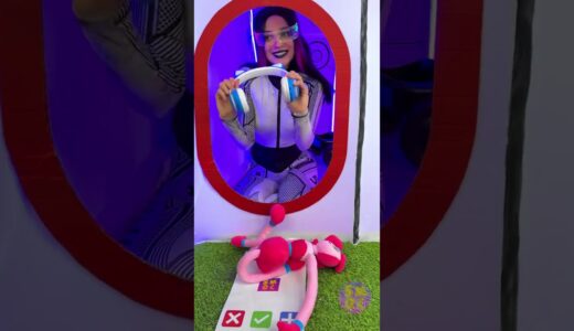 Playing Viral TikTok Fidget Trading Game with a girl who came in a spaceship⭐ #shorts